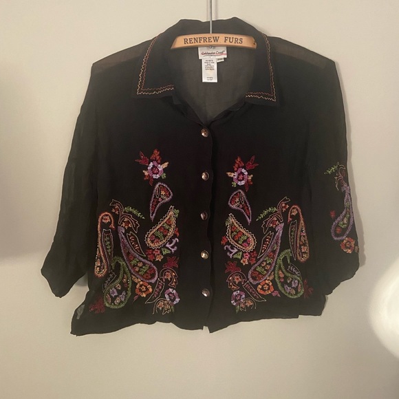 🌟3 for $35🌟Sheer button up embroidered top - Picture 2 of 3